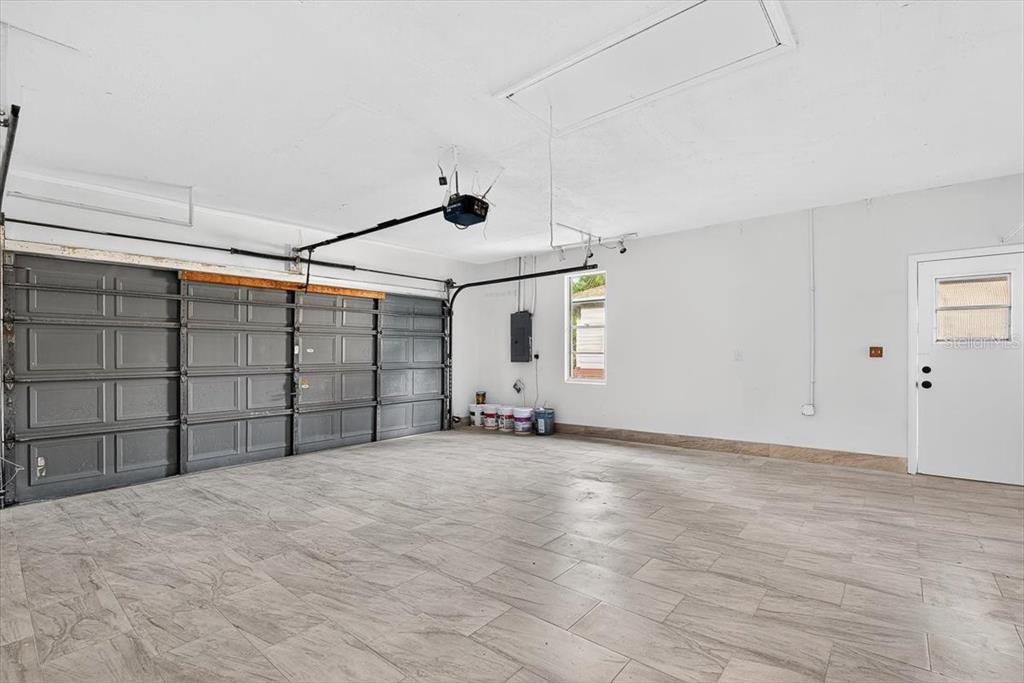 Garage, Interior