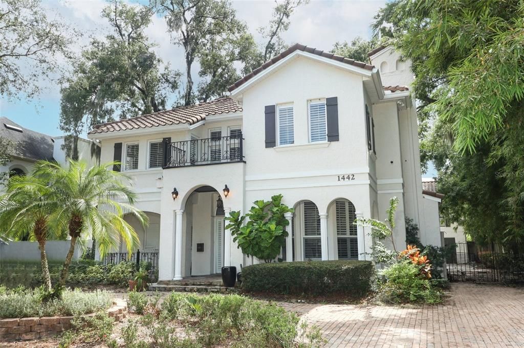 Exterior, Facade, Spanish Mediterranean