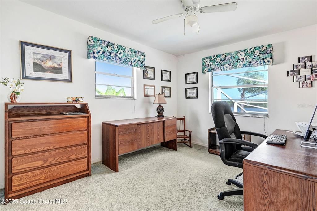 Home Office, Interior