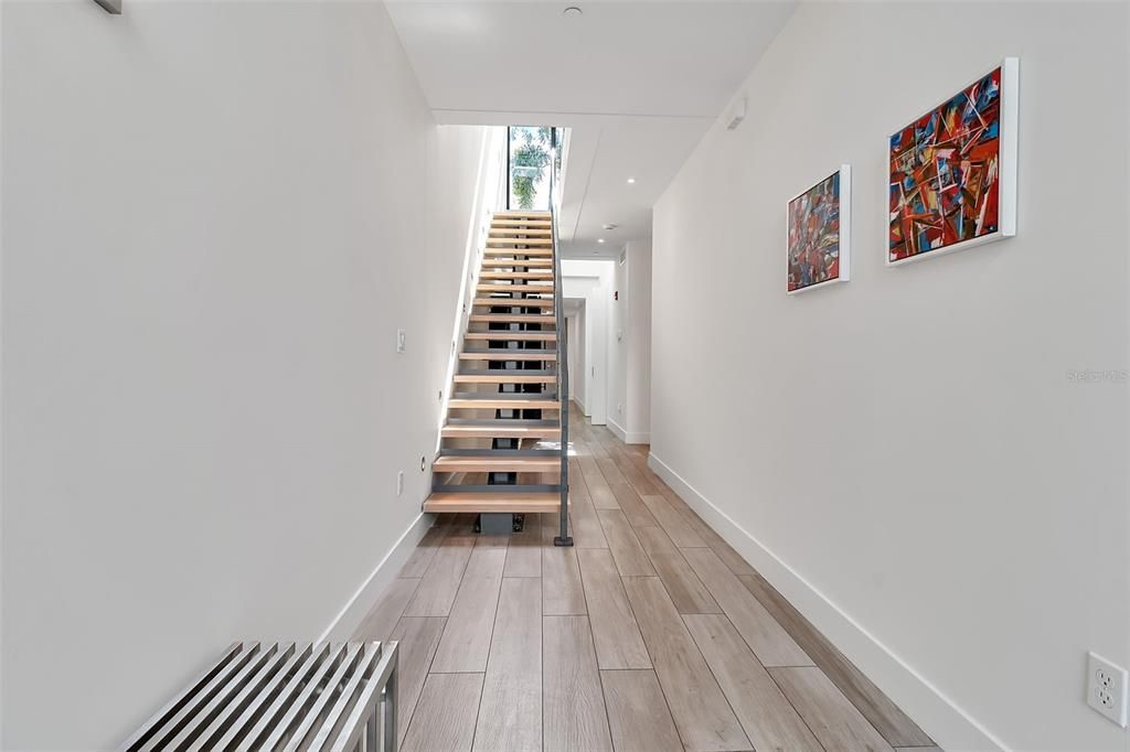 Interior, Recessed Lighting, Wood Texture Flooring