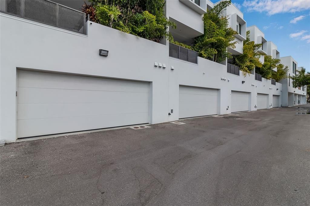 Attached, Exterior, Facade, Modern