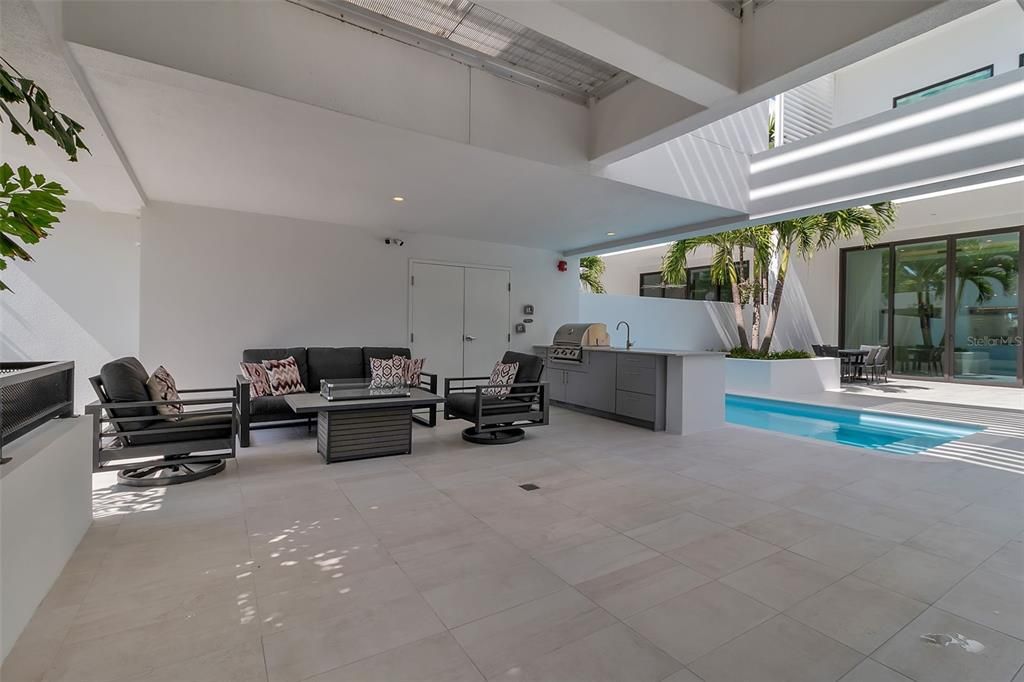 Exterior, Interior, Pool