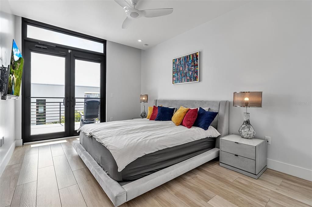 Bedroom, Interior, Recessed Lighting, Water, Wood Texture Flooring