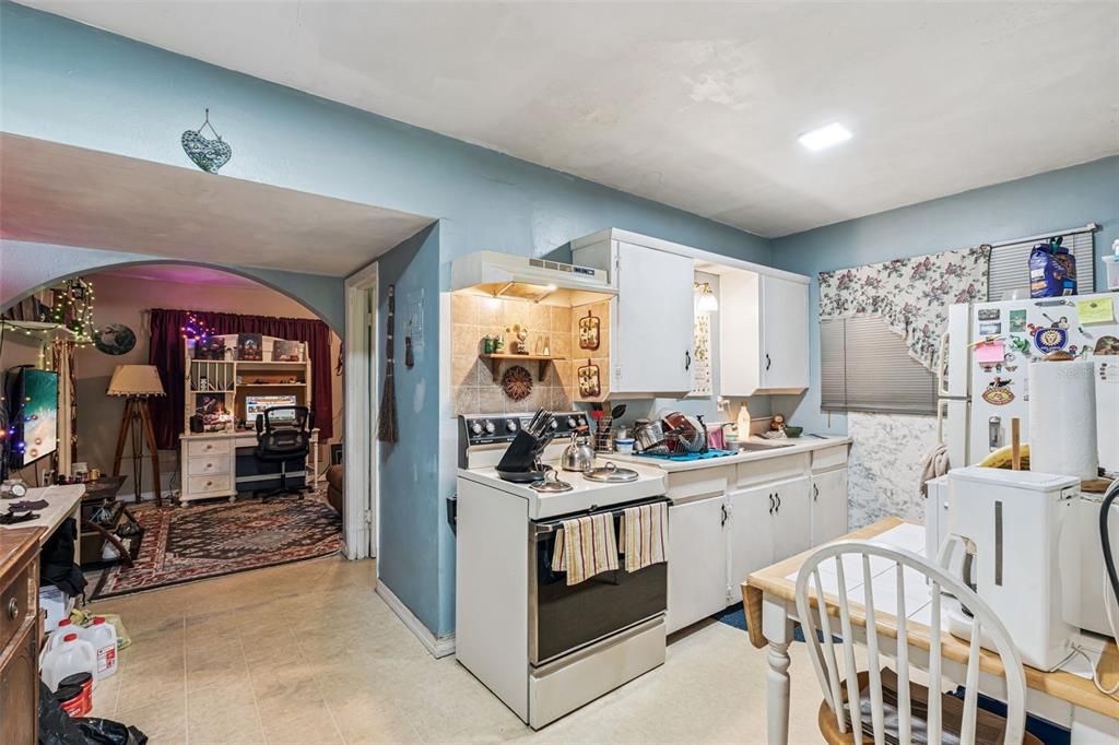 Dining room, Interior, Kitchen, Recessed Lighting, Washer
