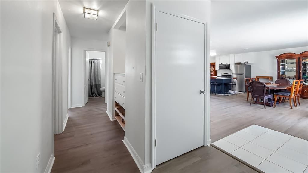 Dining room, Interior, Kitchen, Stainless Steel Appliances, Wood Texture Flooring
