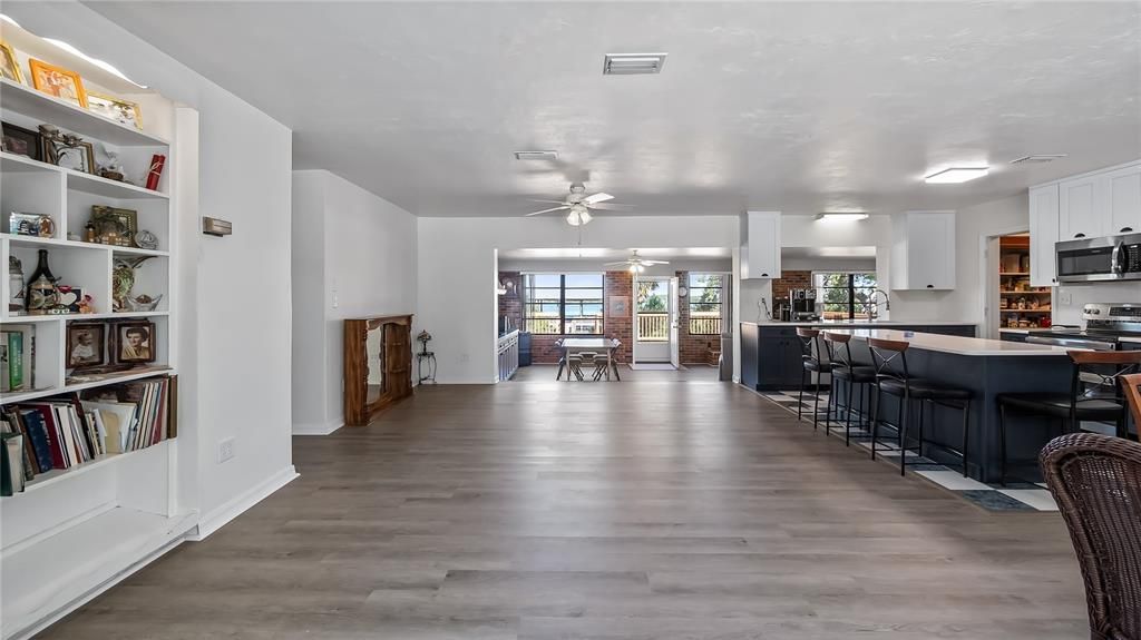 Dining room, Interior, Kitchen, Stainless Steel Appliances, Wood Texture Flooring