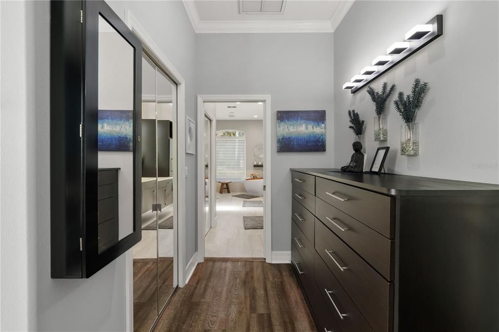 Interior, Recessed Lighting, Wood Texture Flooring