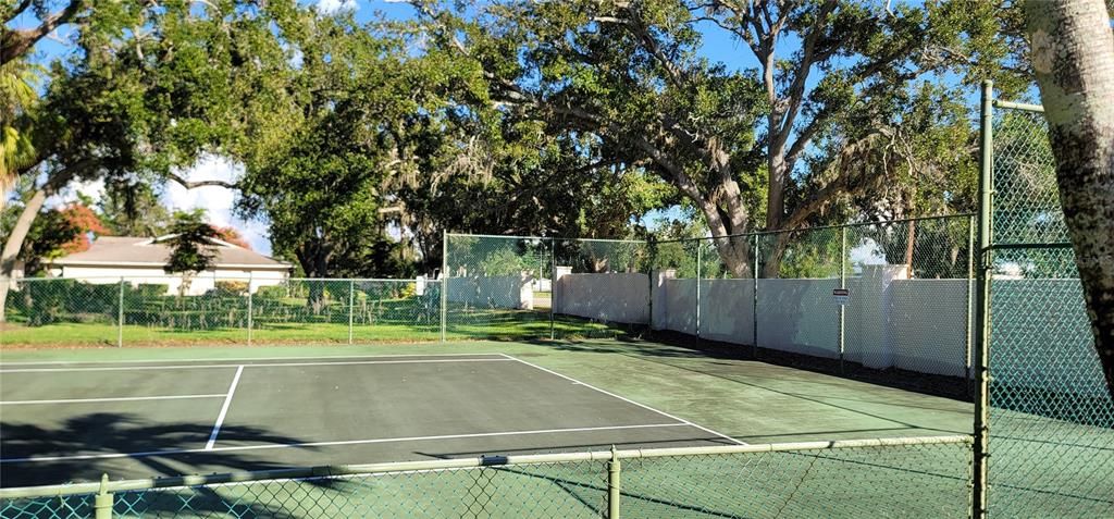 Exterior, Tennis Courts