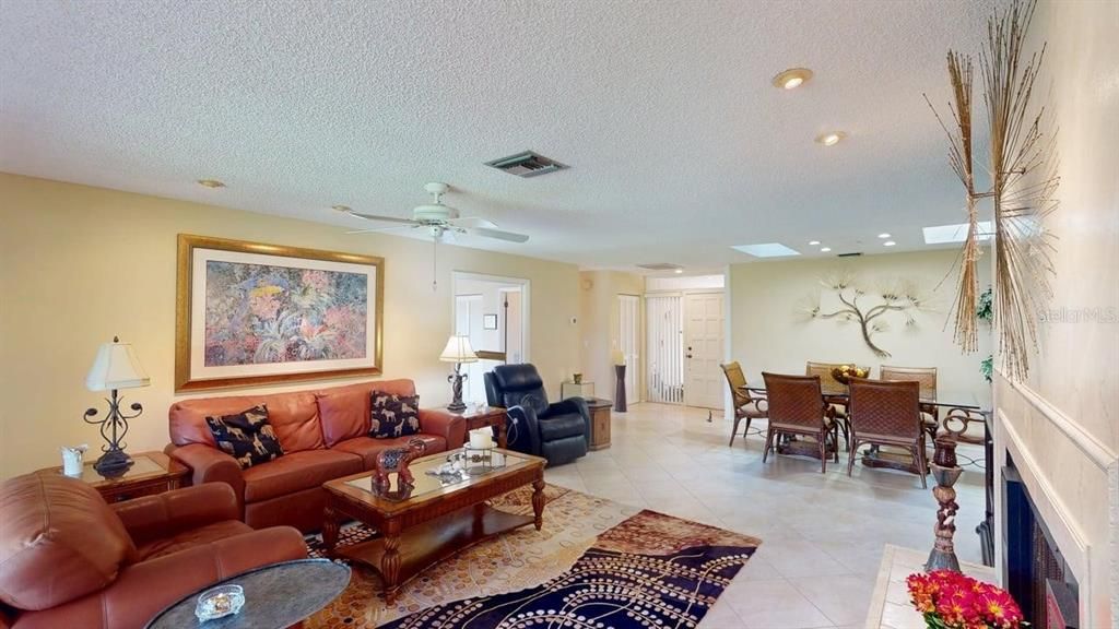 Dining room, Interior, Living room, Recessed Lighting