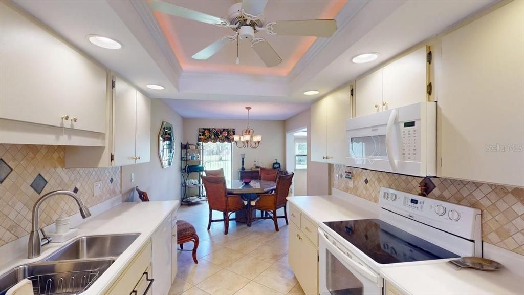 Chandelier, Dining room, Interior, Kitchen, Recessed Lighting