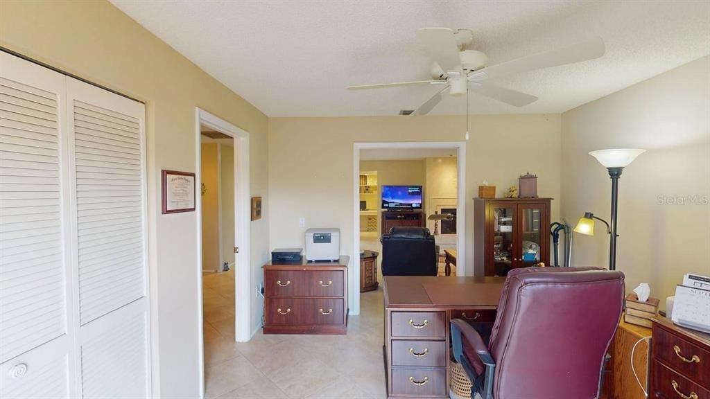 Home Office, Interior