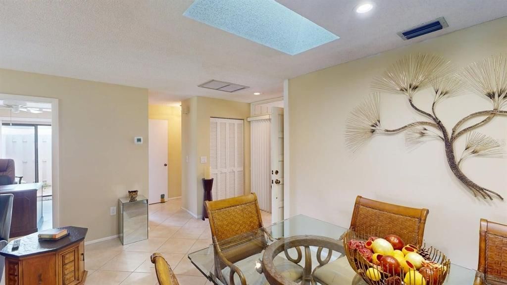 Dining room, Interior, Recessed Lighting