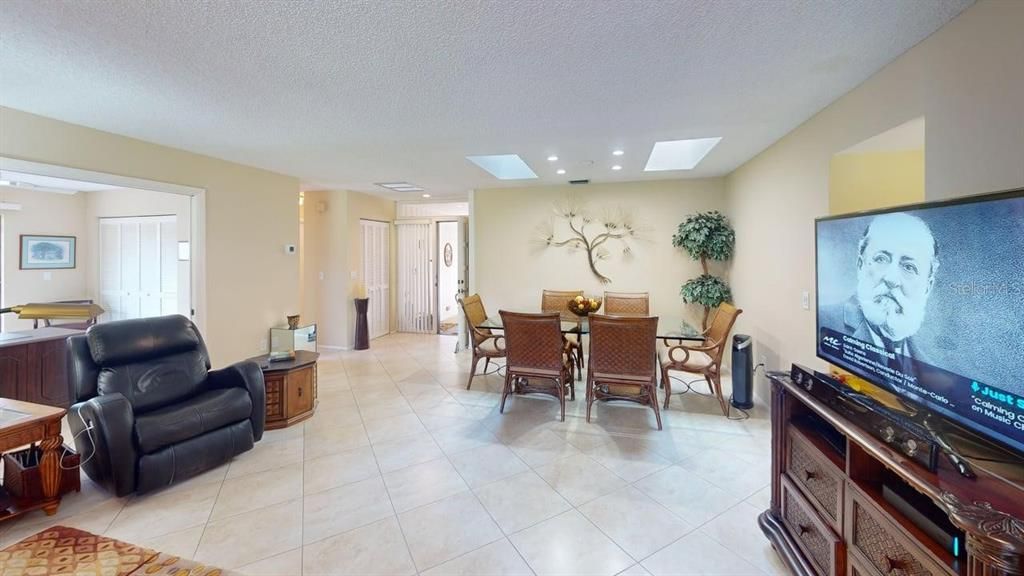 Dining room, Interior, Recessed Lighting