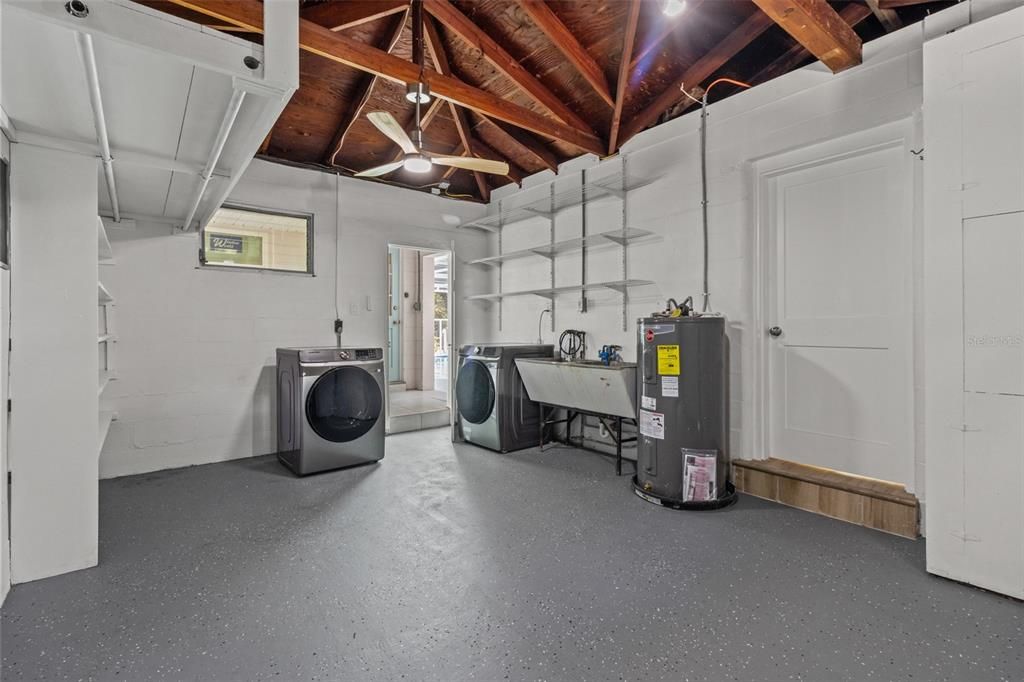 Interior, Washer, Wooden Beams, Wooden Ceilings