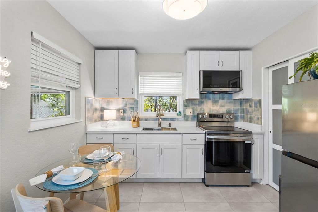 Dining room, Interior, Kitchen, Stainless Steel Appliances
