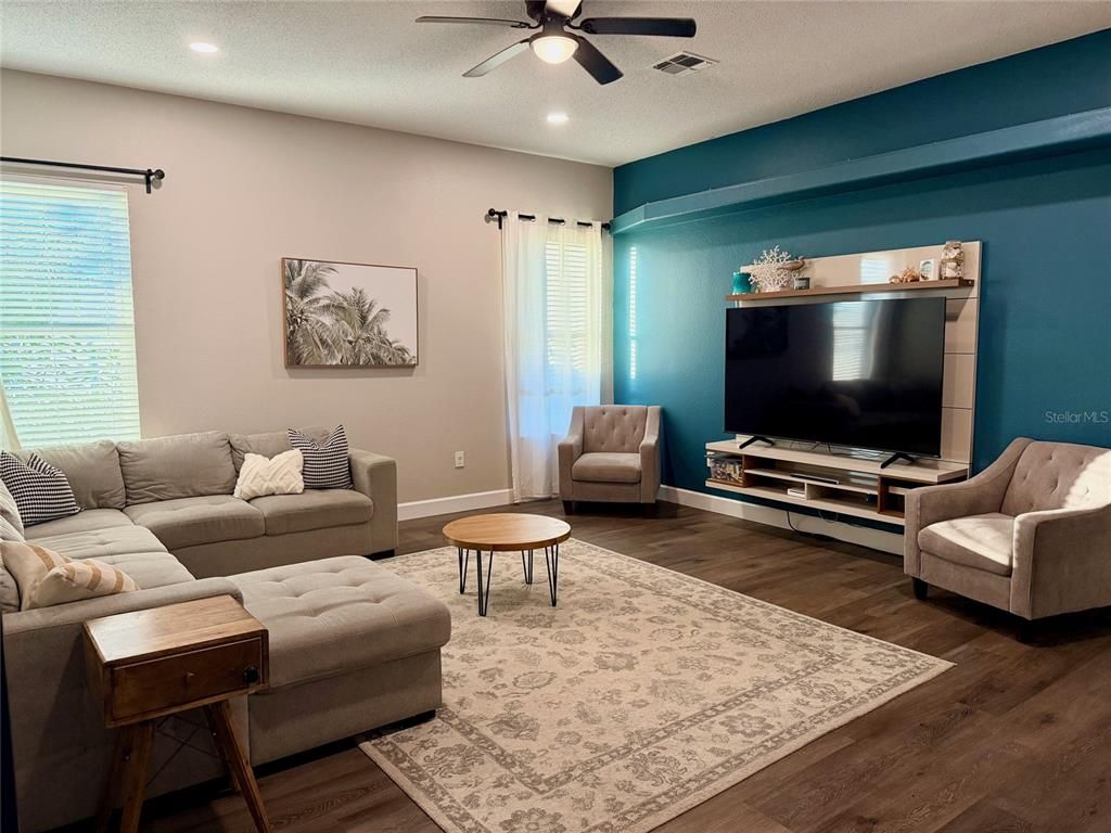 Interior, Living room, Recessed Lighting, Wood Texture Flooring