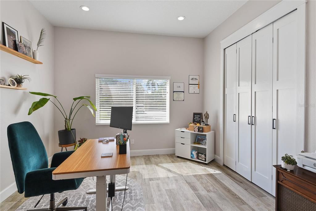 Home Office, Interior, Recessed Lighting, Wood Texture Flooring