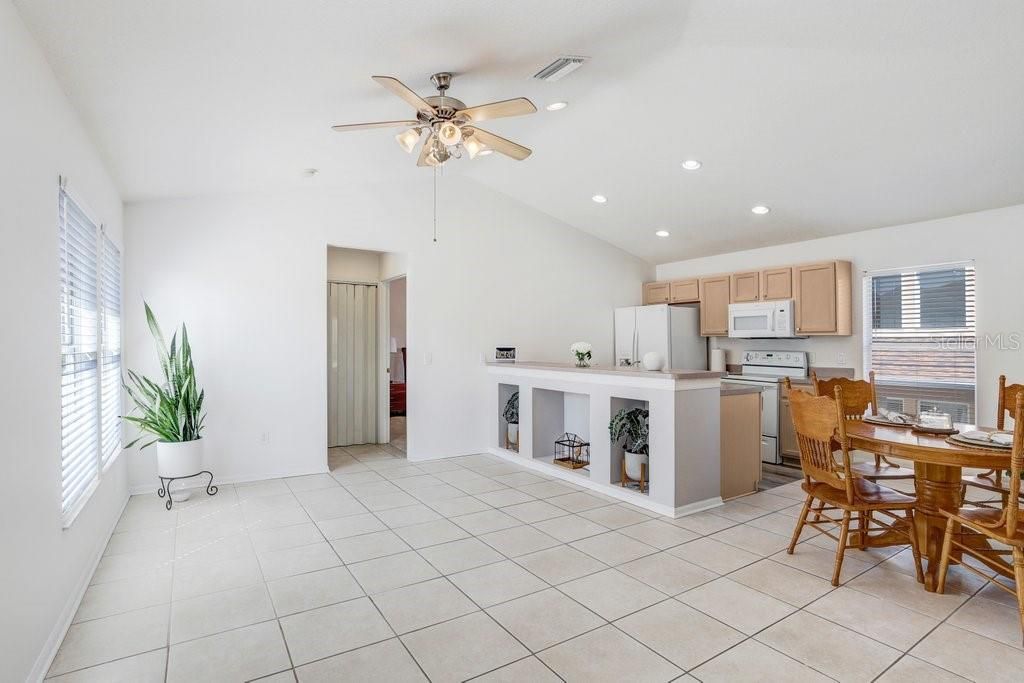 Dining room, Interior, Kitchen, Recessed Lighting