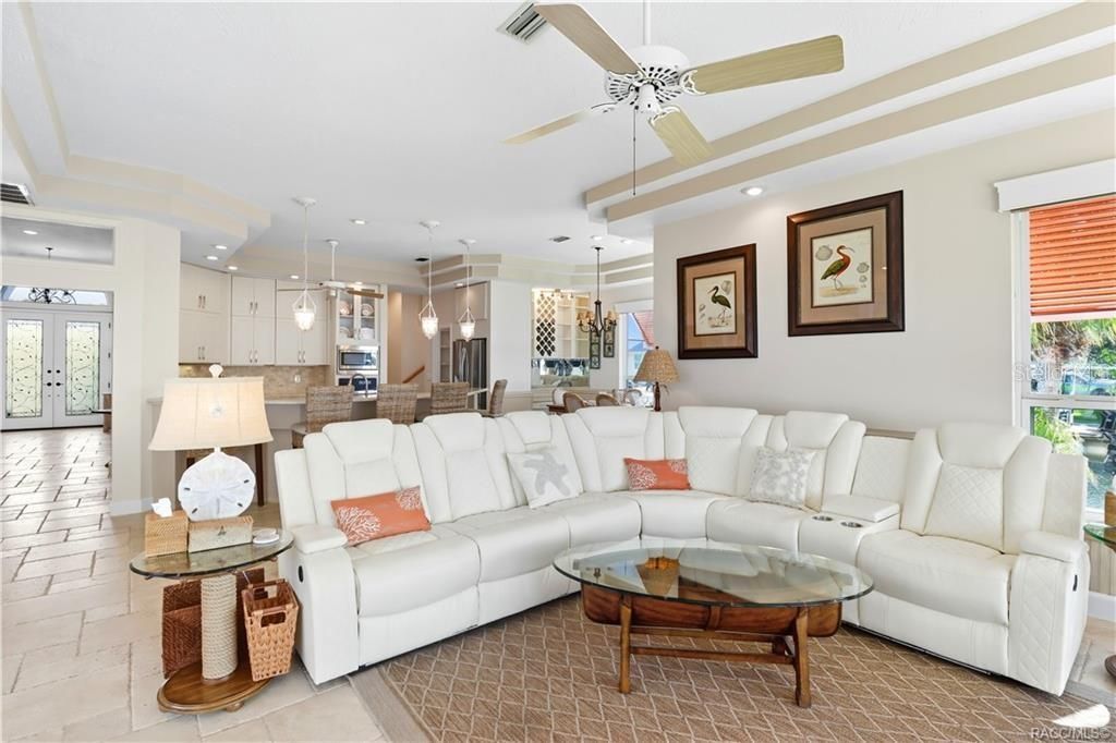 Interior, Kitchen, Living room, Pendant Lights, Recessed Lighting, Stainless Steel Appliances