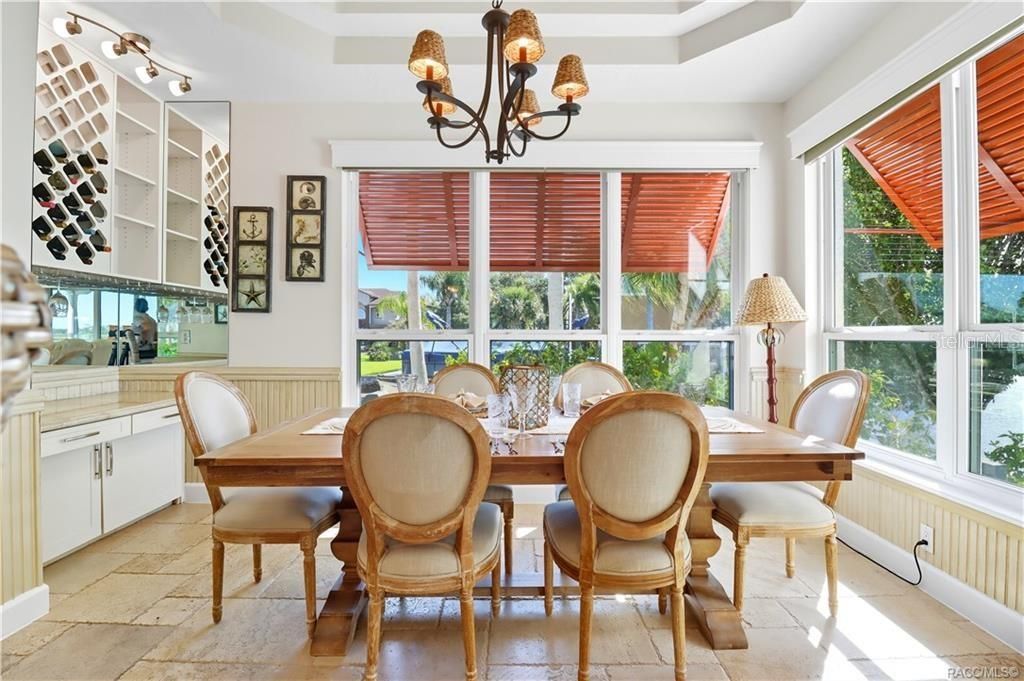 Chandelier, Dining room, Interior