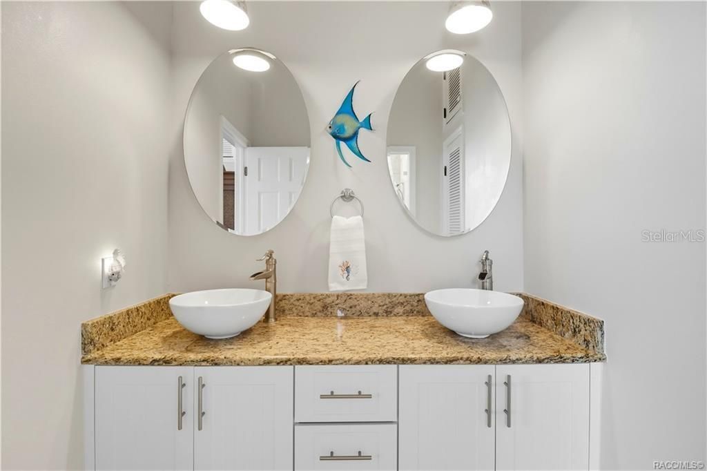 Bathroom, Dual Sink Vanities, Interior