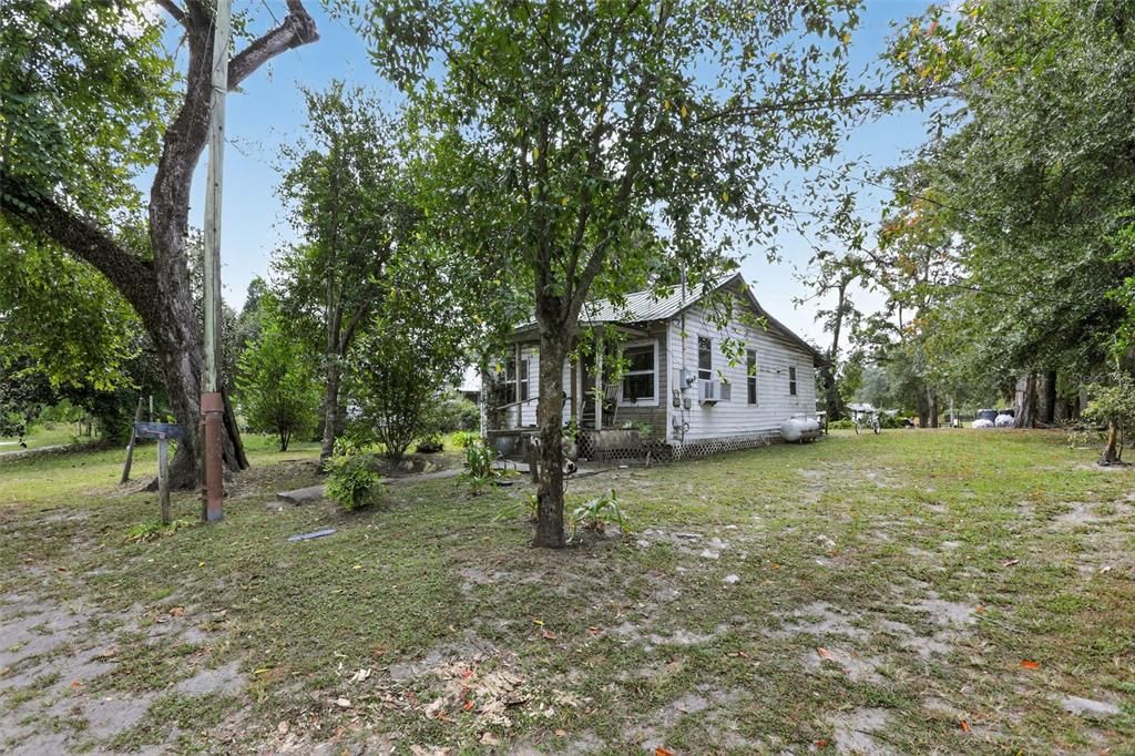 Backyard, Exterior
