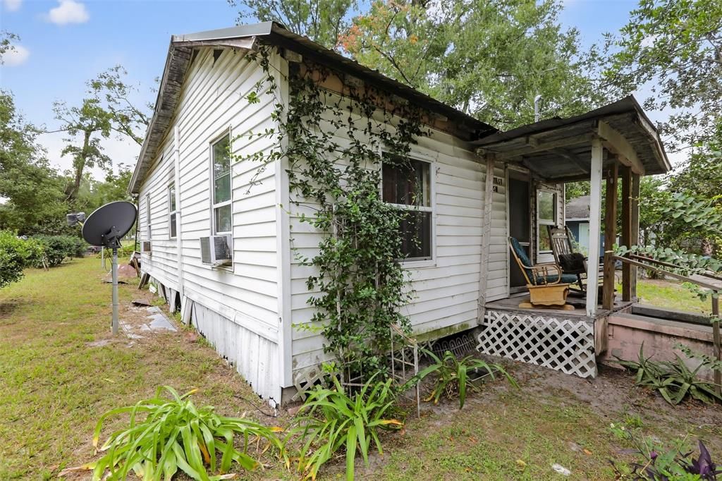 Backyard, Exterior