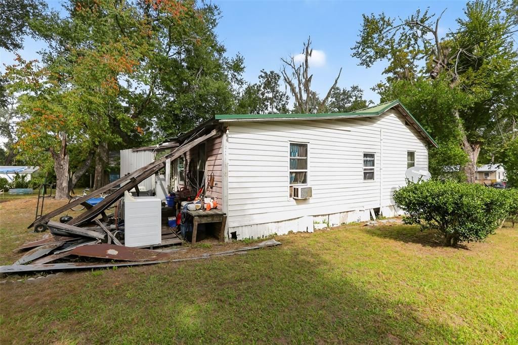 Backyard, Exterior