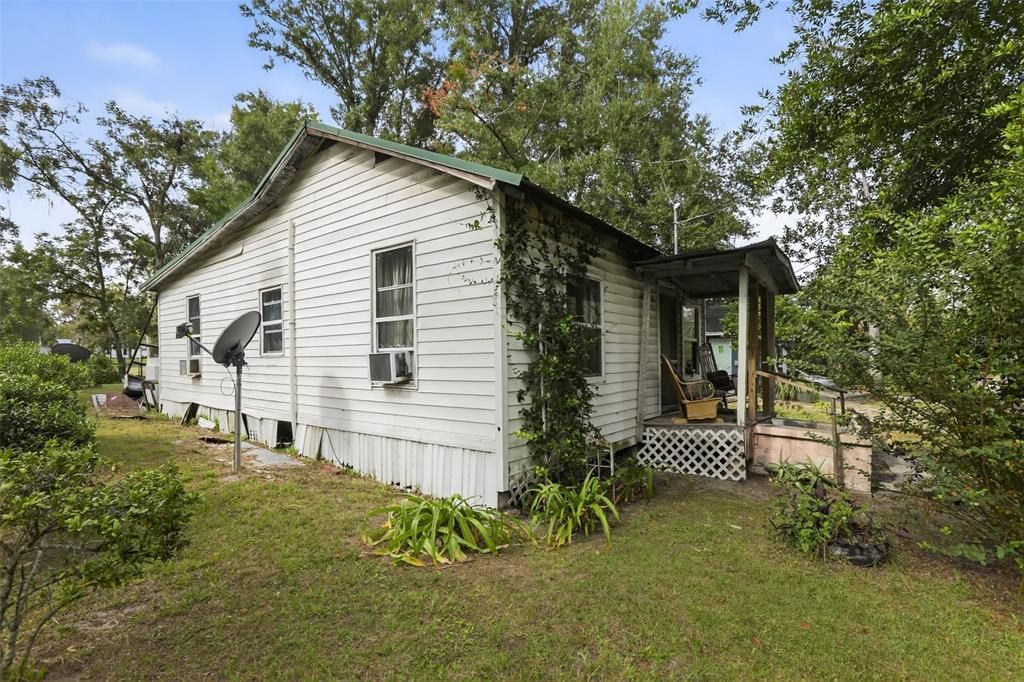 Backyard, Exterior