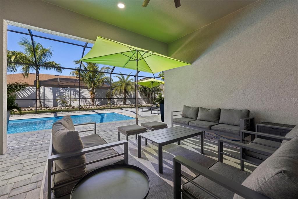 Interior, Pool, Recessed Lighting, Sun Room