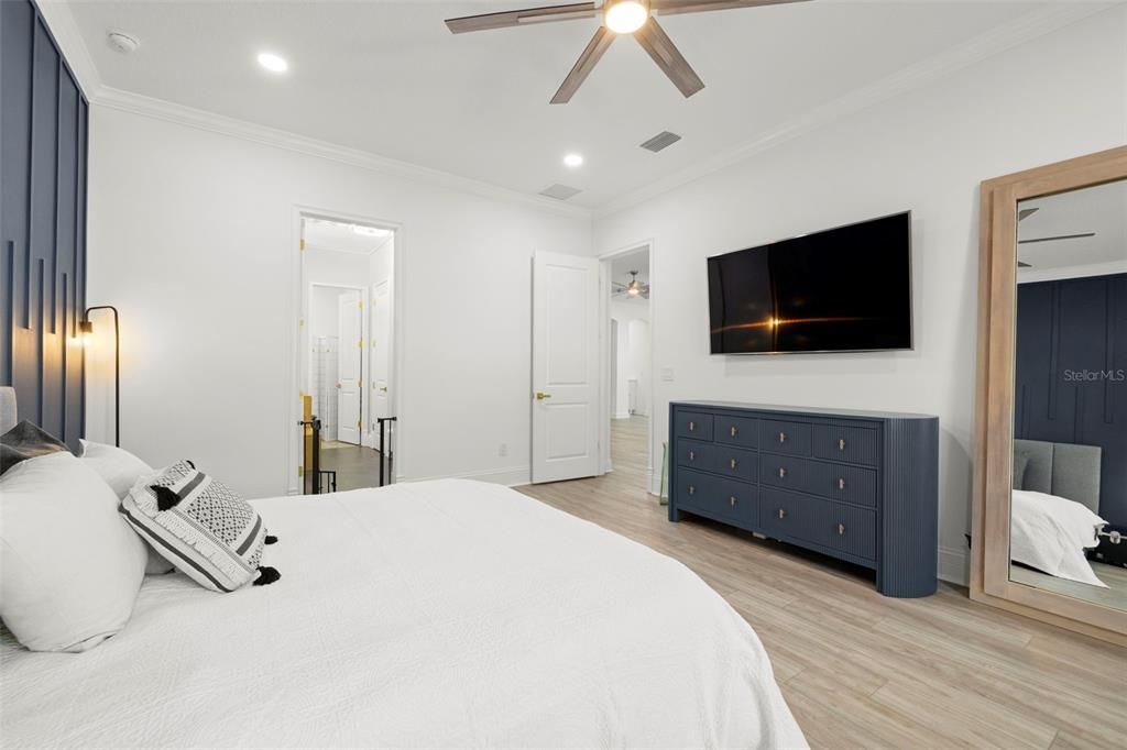 Bedroom, Interior, Recessed Lighting, Wood Texture Flooring