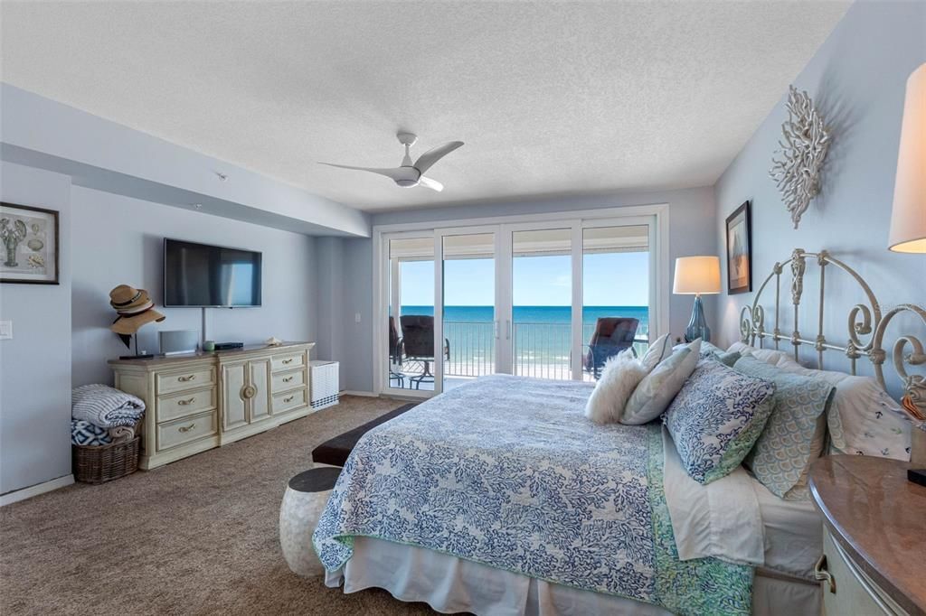 Bedroom, Interior, Water