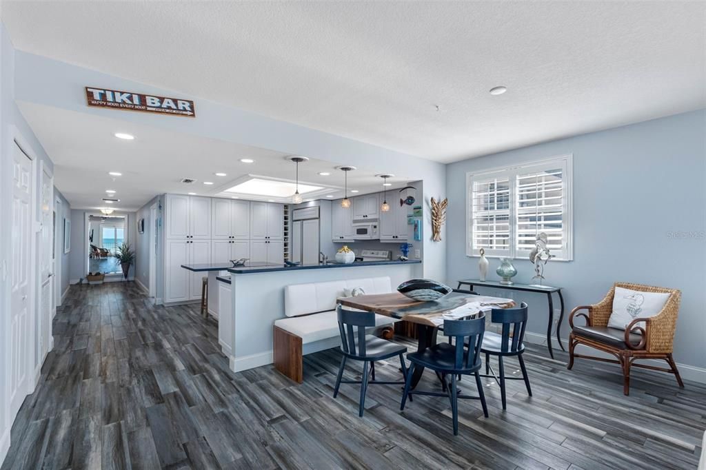 Dining room, Interior, Kitchen, Pendant Lights, Recessed Lighting, Wood Texture Flooring
