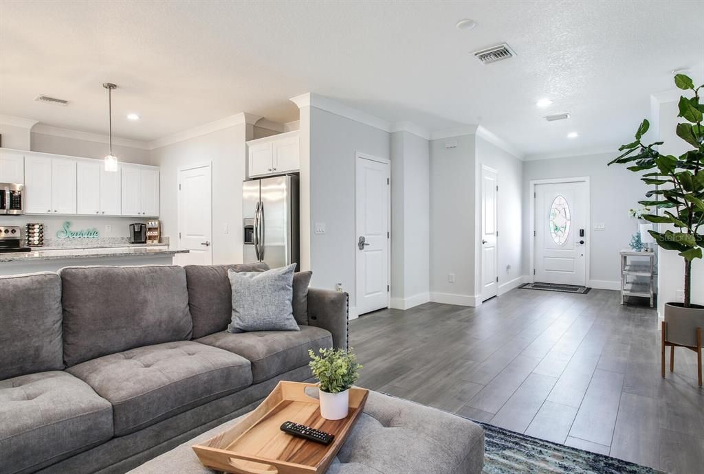 Interior, Kitchen, Living room, Pendant Lights, Recessed Lighting, Stainless Steel Appliances, Wood Texture Flooring