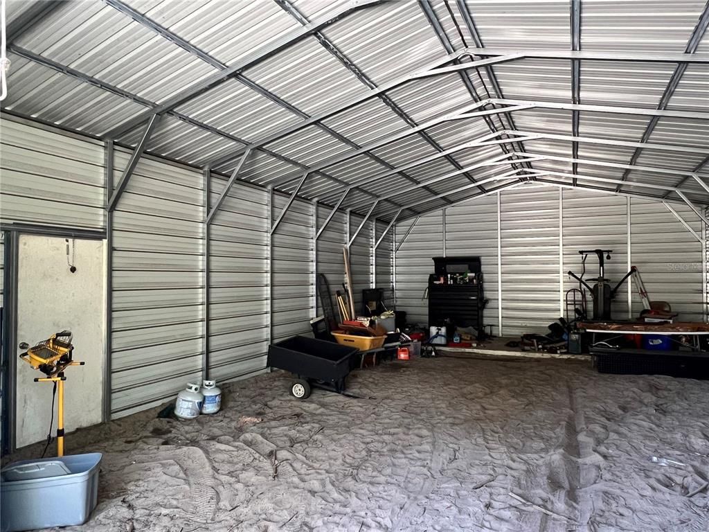 Garage, Interior
