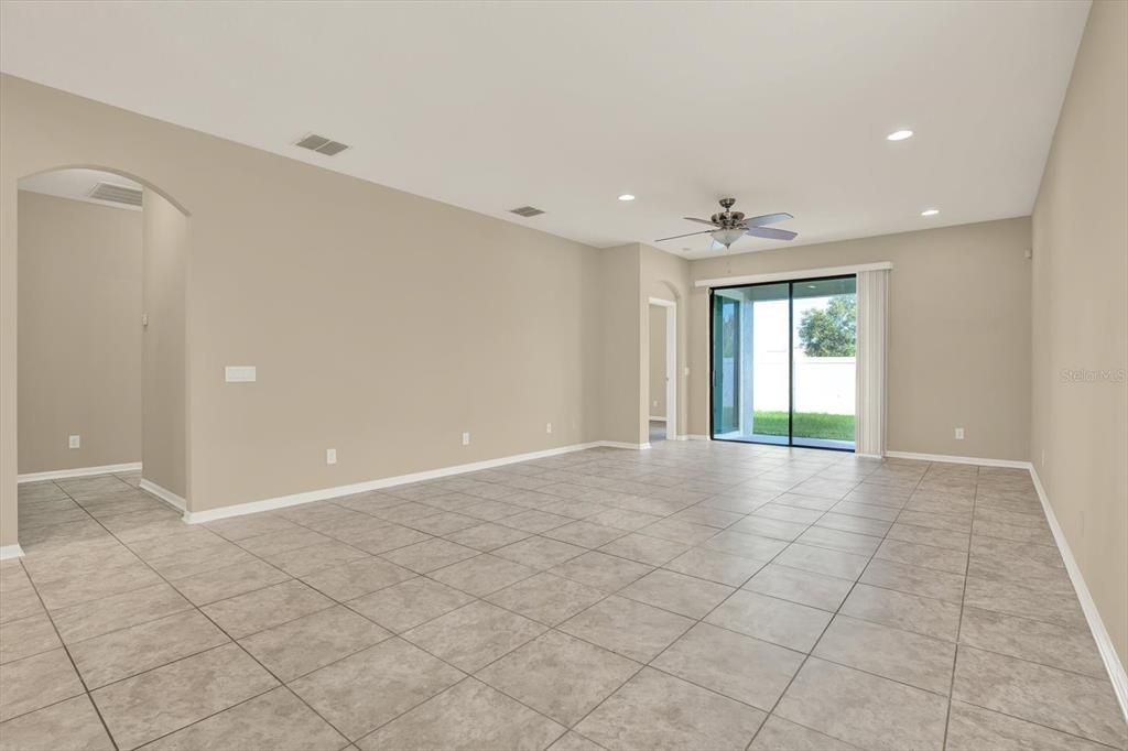 Empty room, Interior, Recessed Lighting