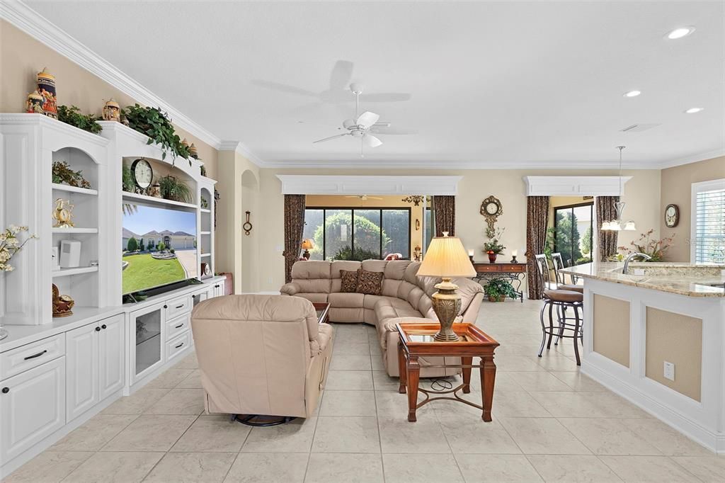 Interior, Living room, Pendant Lights, Recessed Lighting