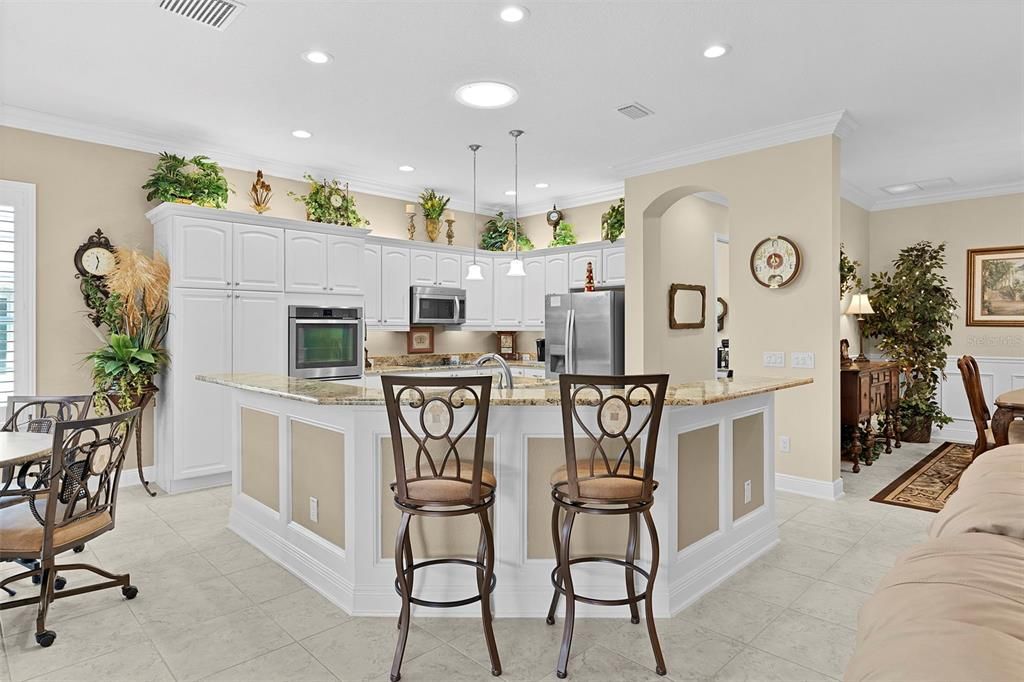 Dining room, Interior, Kitchen, Pendant Lights, Recessed Lighting, Stainless Steel Appliances