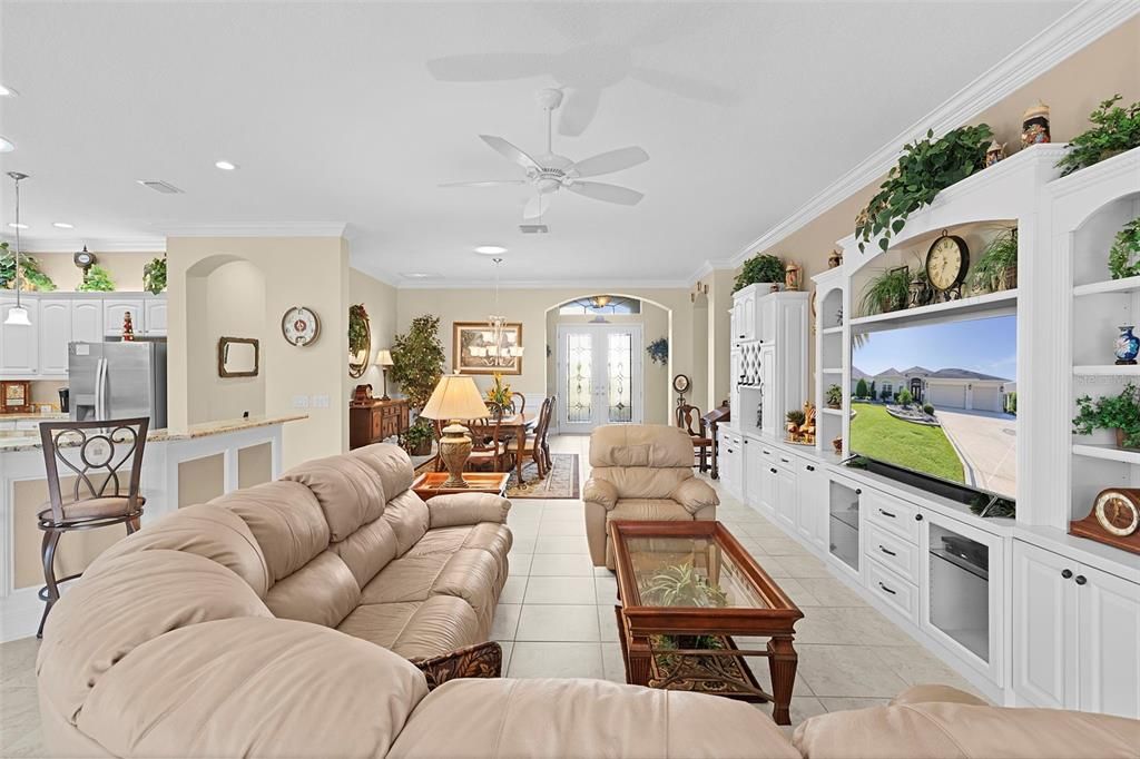Dining room, Interior, Kitchen, Living room, Pendant Lights, Recessed Lighting, Stainless Steel Appliances