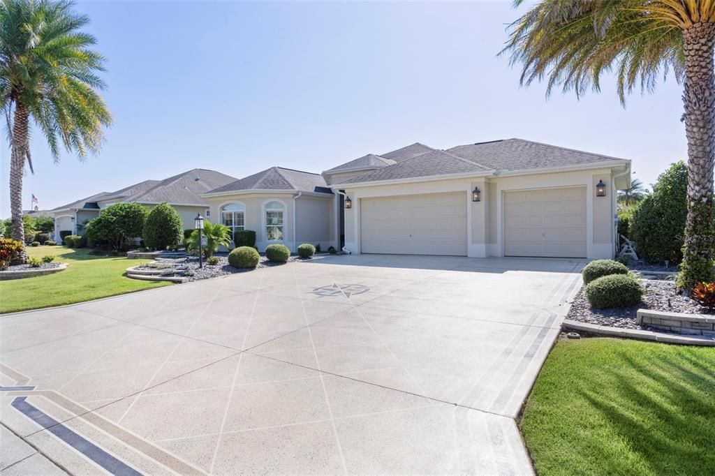 Attached, Exterior, Facade, Ranch