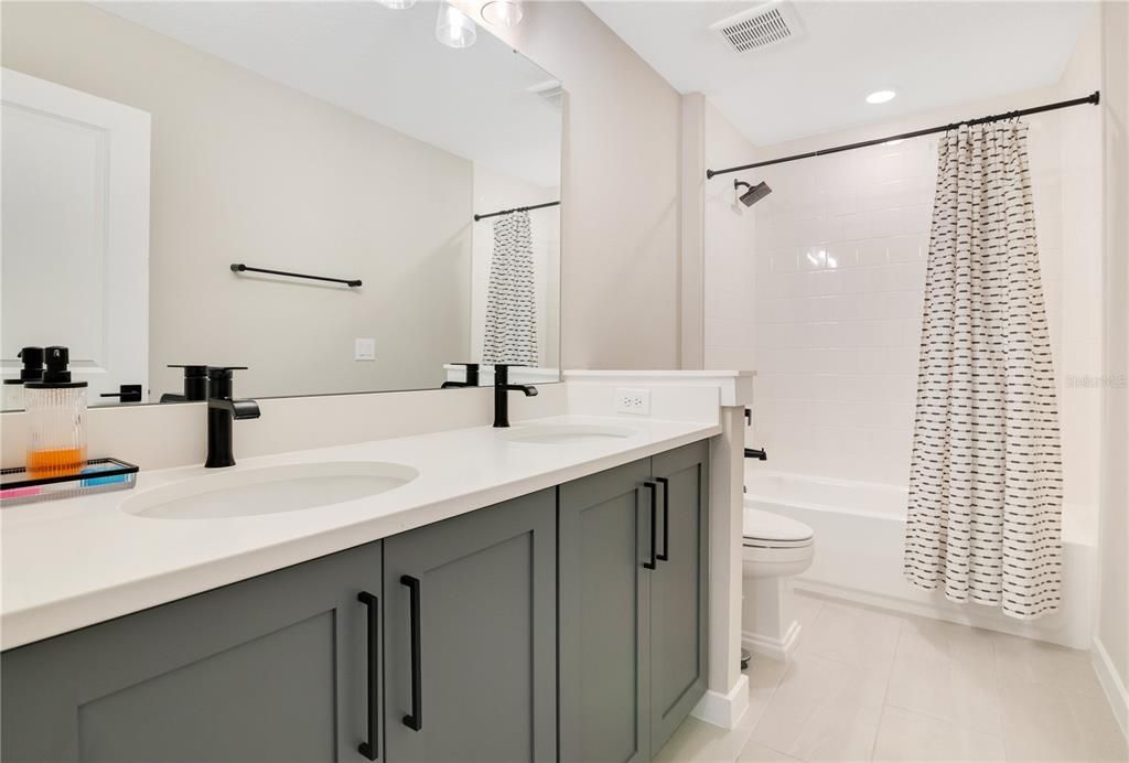 Bathroom, Dual Sink Vanities, Interior, Recessed Lighting