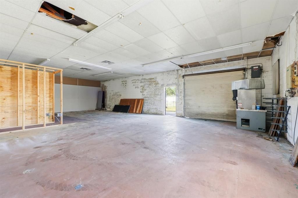 Garage, Interior, Stone Walls