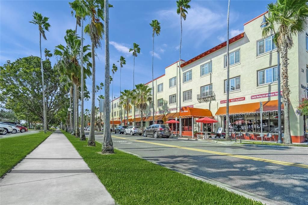 Exterior, Facade, Condo Building