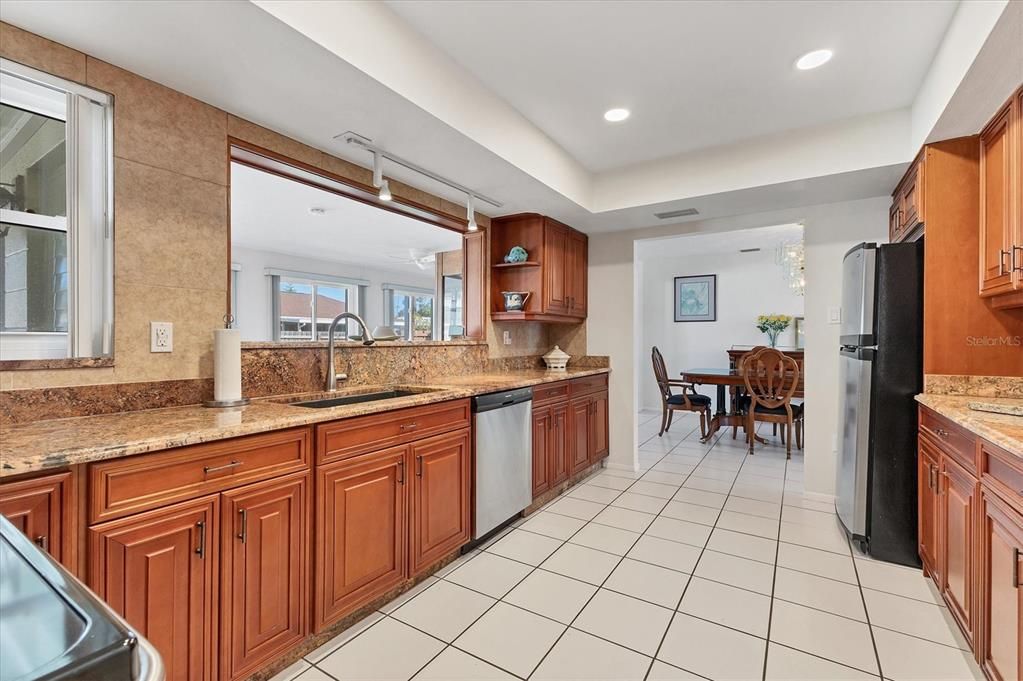 Dining room, Interior, Kitchen, Recessed Lighting, Stainless Steel Appliances