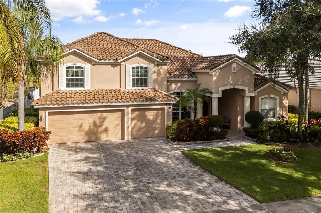 Attached, Exterior, Facade, Mediterranean