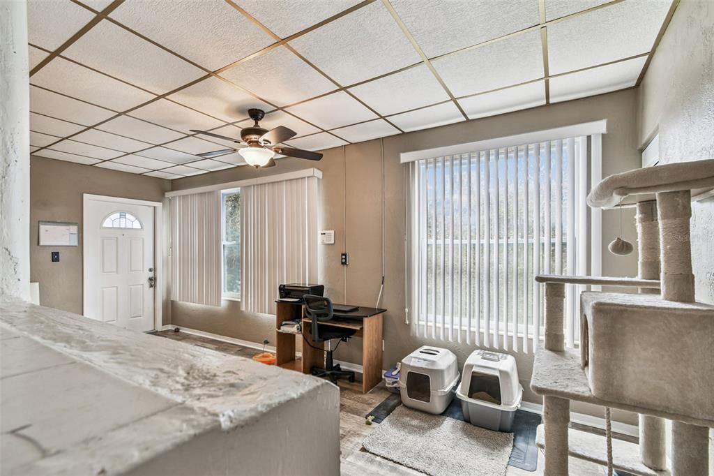 Home Office, Interior