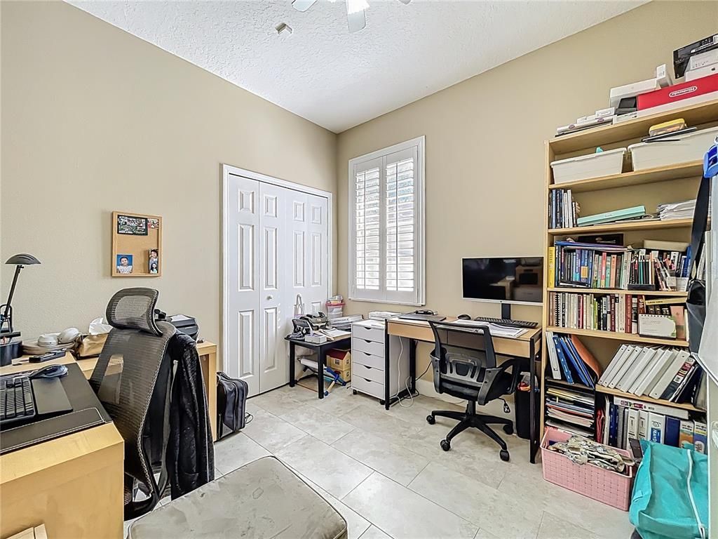 Home Office, Interior