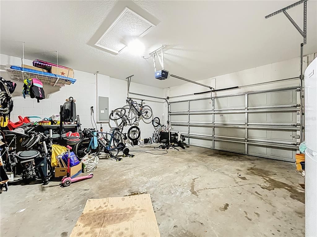 Garage, Interior