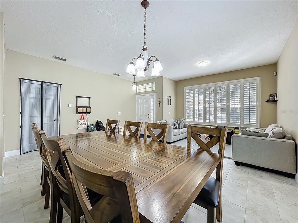 Chandelier, Dining room, Interior, Living room, Pendant Lights