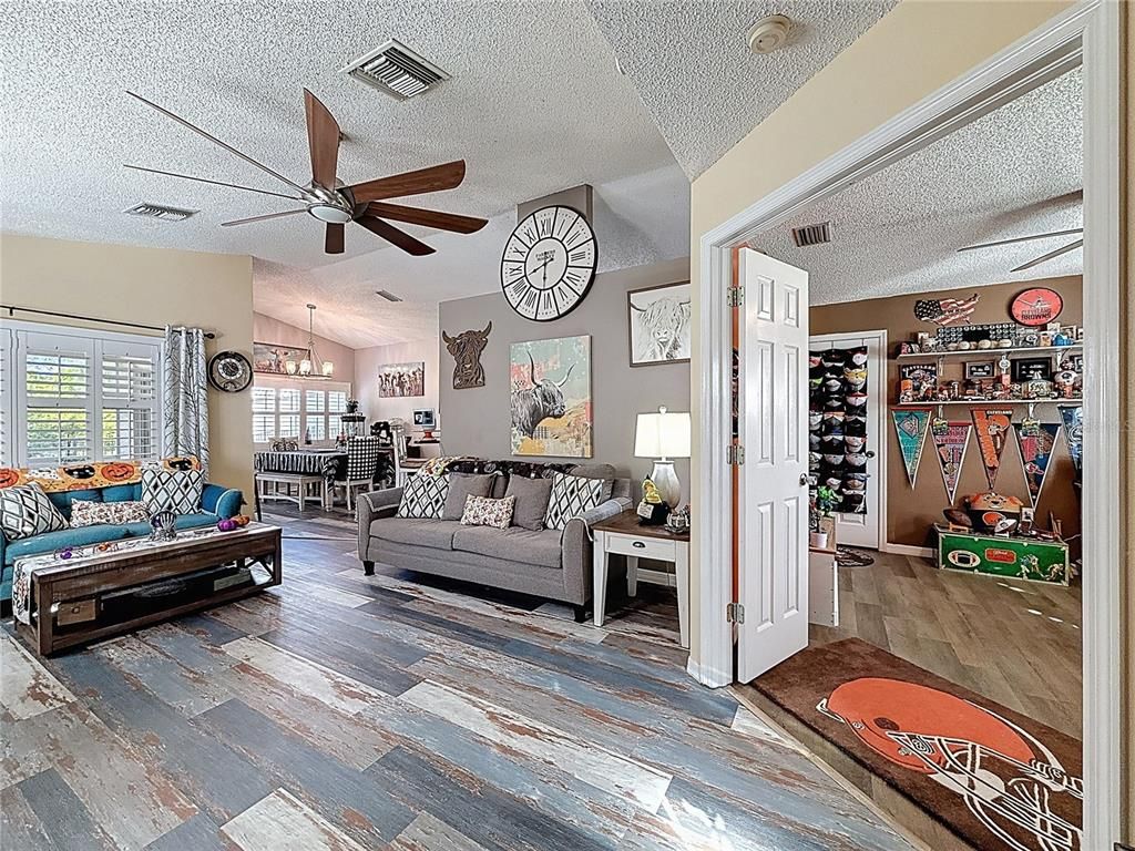 Interior, Living room, Pendant Lights, Wood Texture Flooring